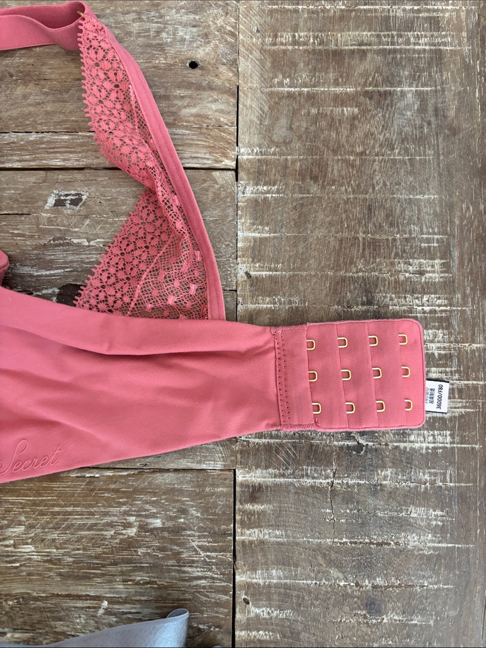 Victoria’s Secret bundle of 2 Bras - Picture 4 of 10